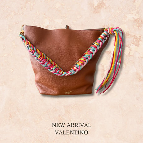 【NEW ARRIVAL】RED VALENTINO カラフル星スタッズ レザーバケットバッグ