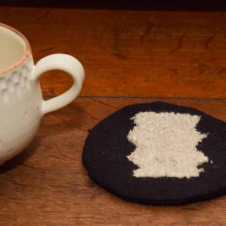 ウールモチーフ刺繡のリネンコースター