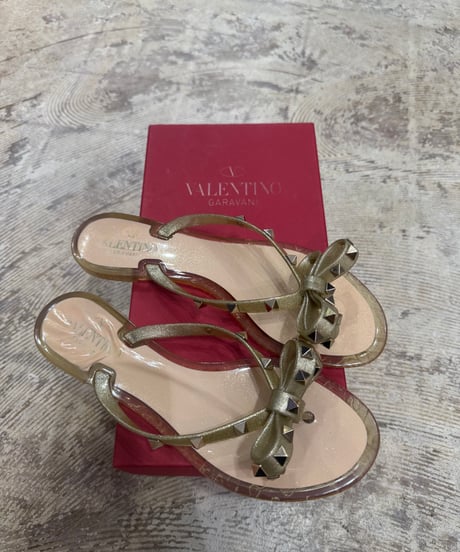 Valentino Garavani スタッズデザイン サンダル