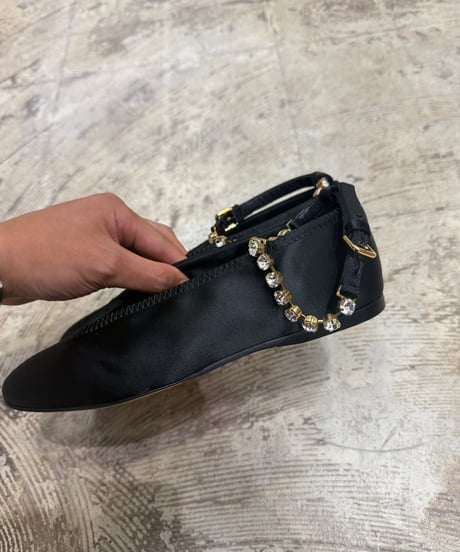 JW Anderson ビジューアンクルストラップ フラットシューズ