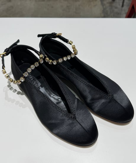 JW Anderson ビジューアンクルストラップ フラットシューズ