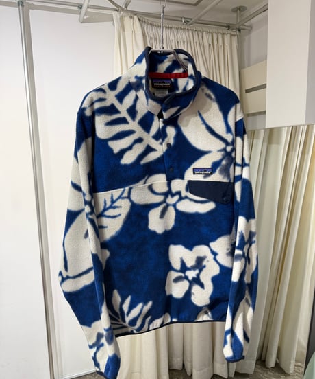 2015年製 patagonia ハイビスカス柄スナップT