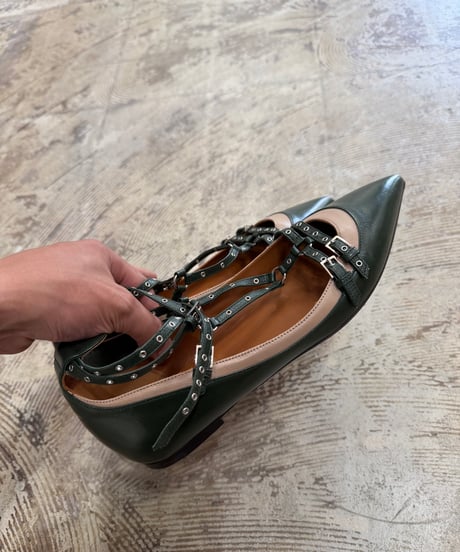 Valentino Garavani ポインテッドフラットシューズ