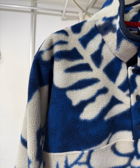 2015年製 patagonia ハイビスカス柄スナップT