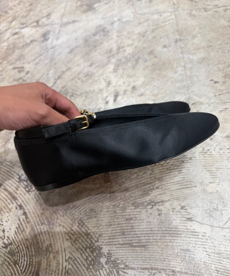 JW Anderson ビジューアンクルストラップ フラットシューズ