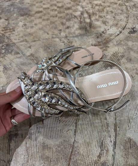 MIU MIU ビジューサンダル