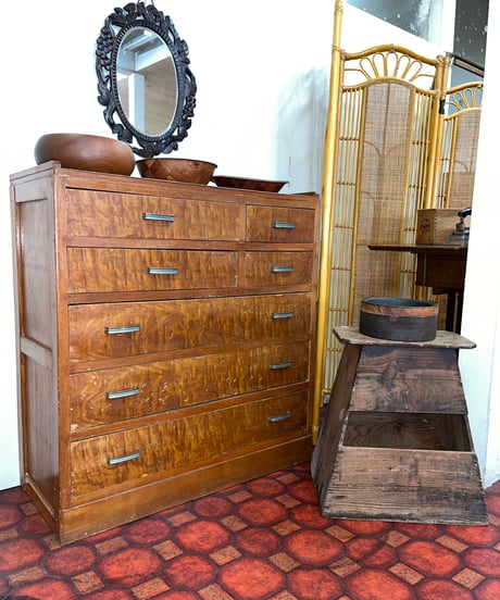 RETRO CHEST