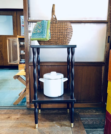RETRO SIDE TABLE