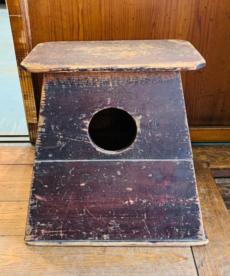 STEP STOOL