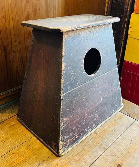STEP STOOL