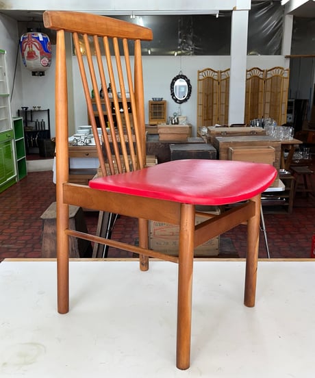 RED SEAT CHAIR