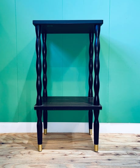 RETRO SIDE TABLE