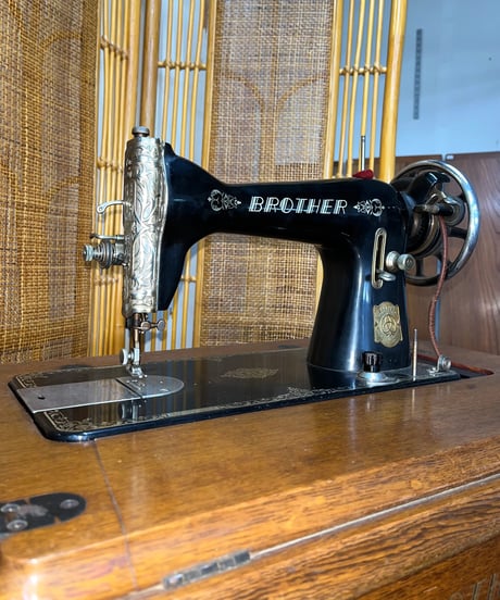BROTHER VINTAGE SEWING MACHINE