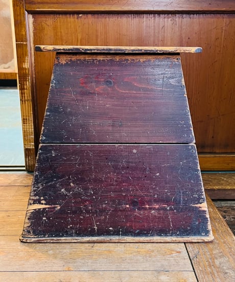 STEP STOOL