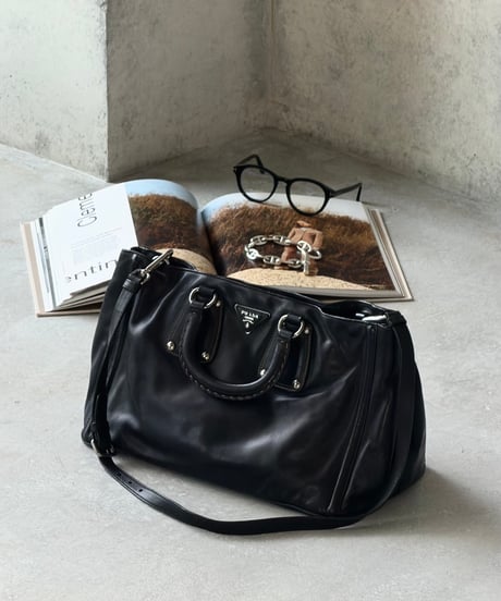 PRADA カーフレザーバッグ