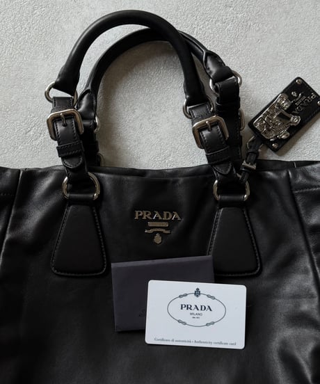 PRADA　ソフトカーフレザーバッグ