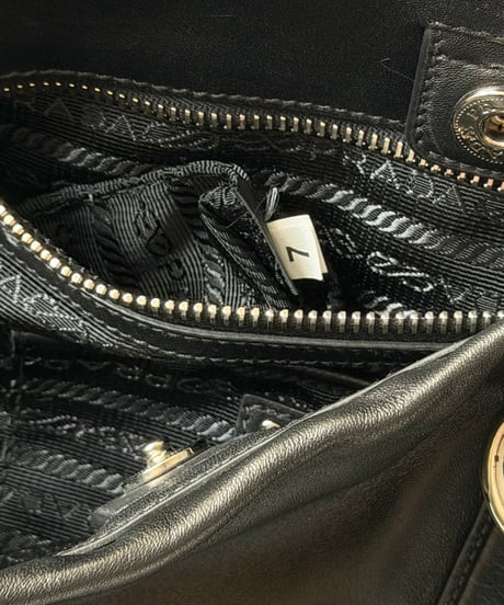 PRADA　ソフトカーフレザーバッグ