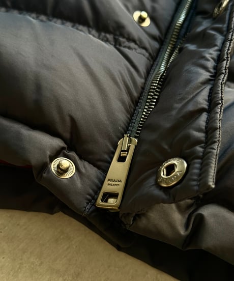 PRADA フーデッド ダウンジャケット
