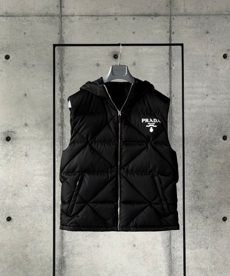 PRADA フーディダウンベスト