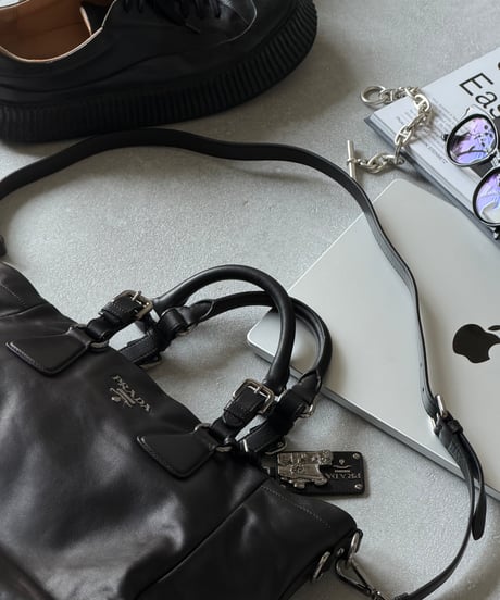 PRADA　ソフトカーフレザーバッグ