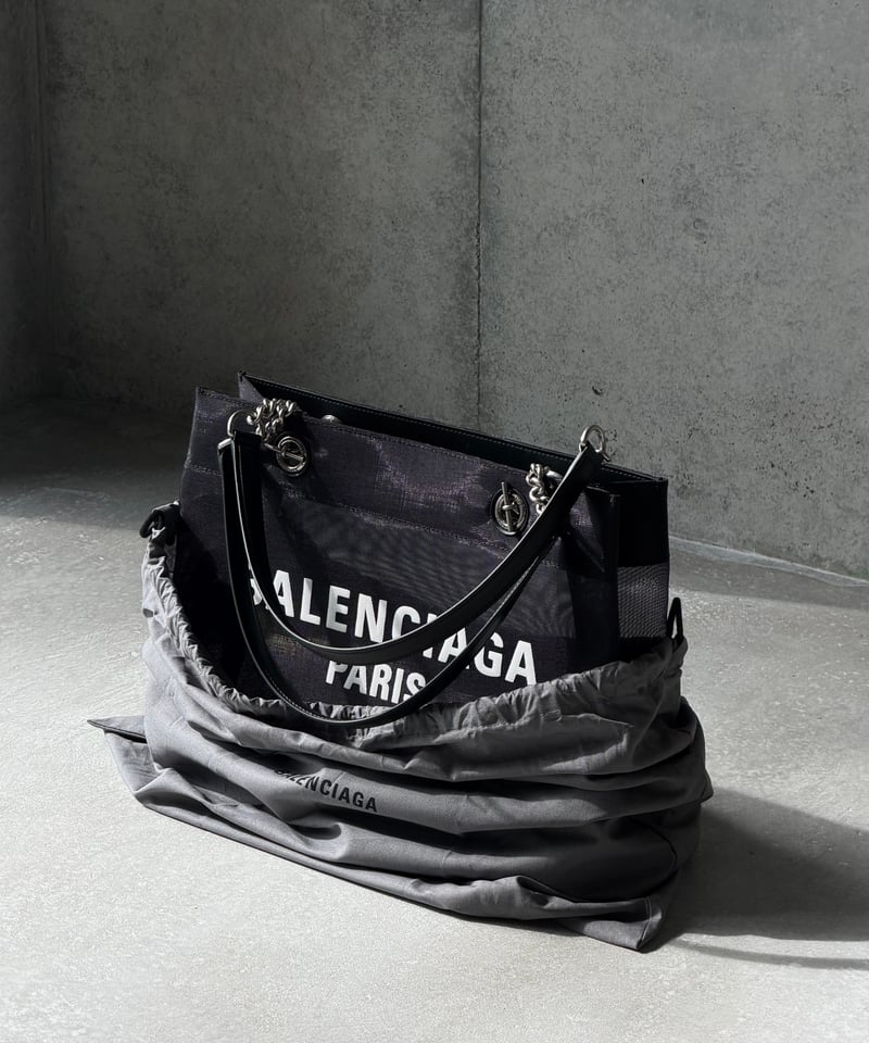 BALENCIAGA DUTY FREE MEDIUM MESH TOTE BAG / BLA