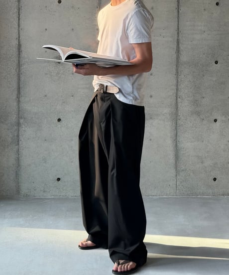 PRADA シンプルクルーネックTシャツ