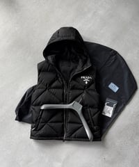 PRADA フーディダウンベスト