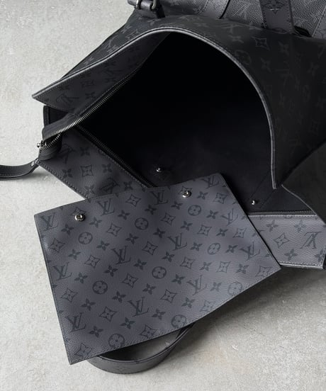 LOUIS VUITTON  Monogram Eclipse Reverse Cabas Zip GM / M45379