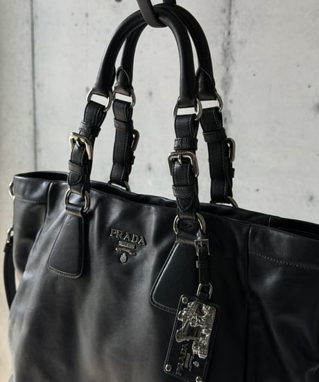 PRADA　ソフトカーフレザーバッグ