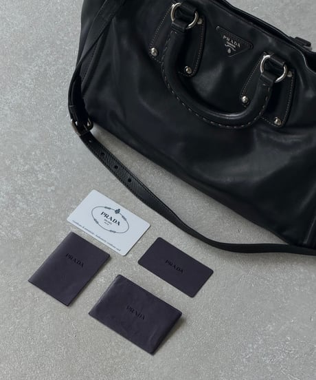 PRADA カーフレザーバッグ