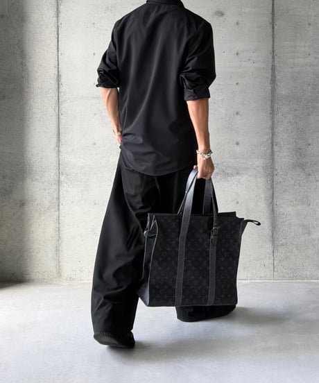 LOUIS VUITTON  Monogram Eclipse Reverse Cabas Zip GM / M45379