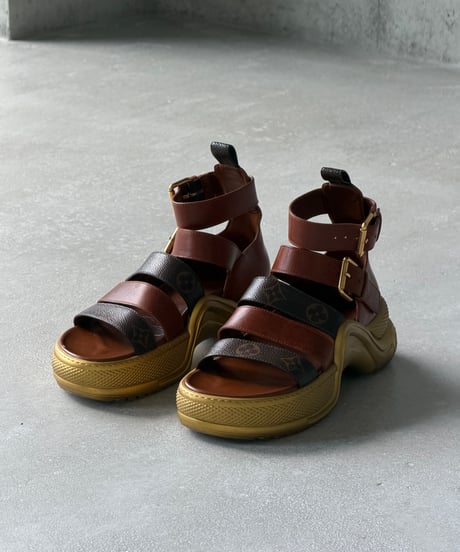 LOUIS VUITTON　LV アークライト・ライン サンダル