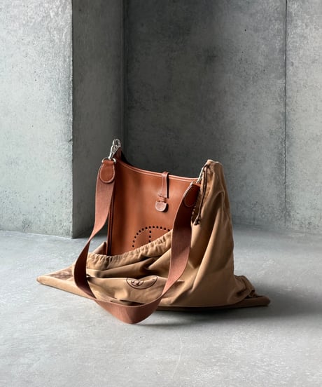 HERMÈS　初代ヴィンテージエヴリンPM　ヴォー・バレニアレザー/シルバー