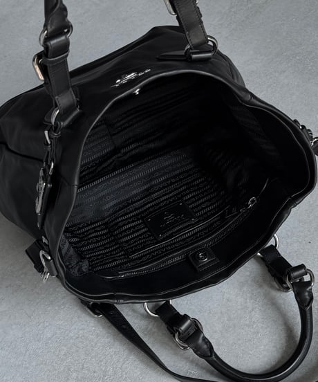PRADA　ソフトカーフレザーバッグ