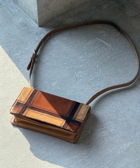PRADA ヴィンテージ レザー ショルダーバッグ チェックデザイン
