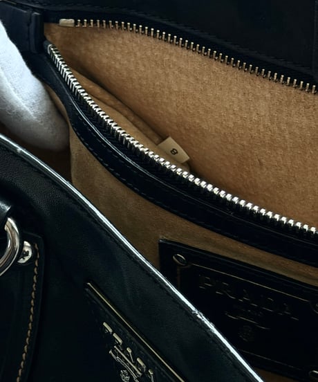 PRADA カーフレザーバッグ