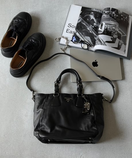 PRADA　ソフトカーフレザーバッグ