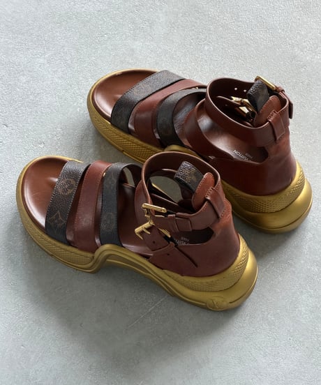 LOUIS VUITTON　LV アークライト・ライン サンダル