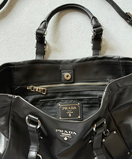 PRADA　ソフトカーフレザーバッグ
