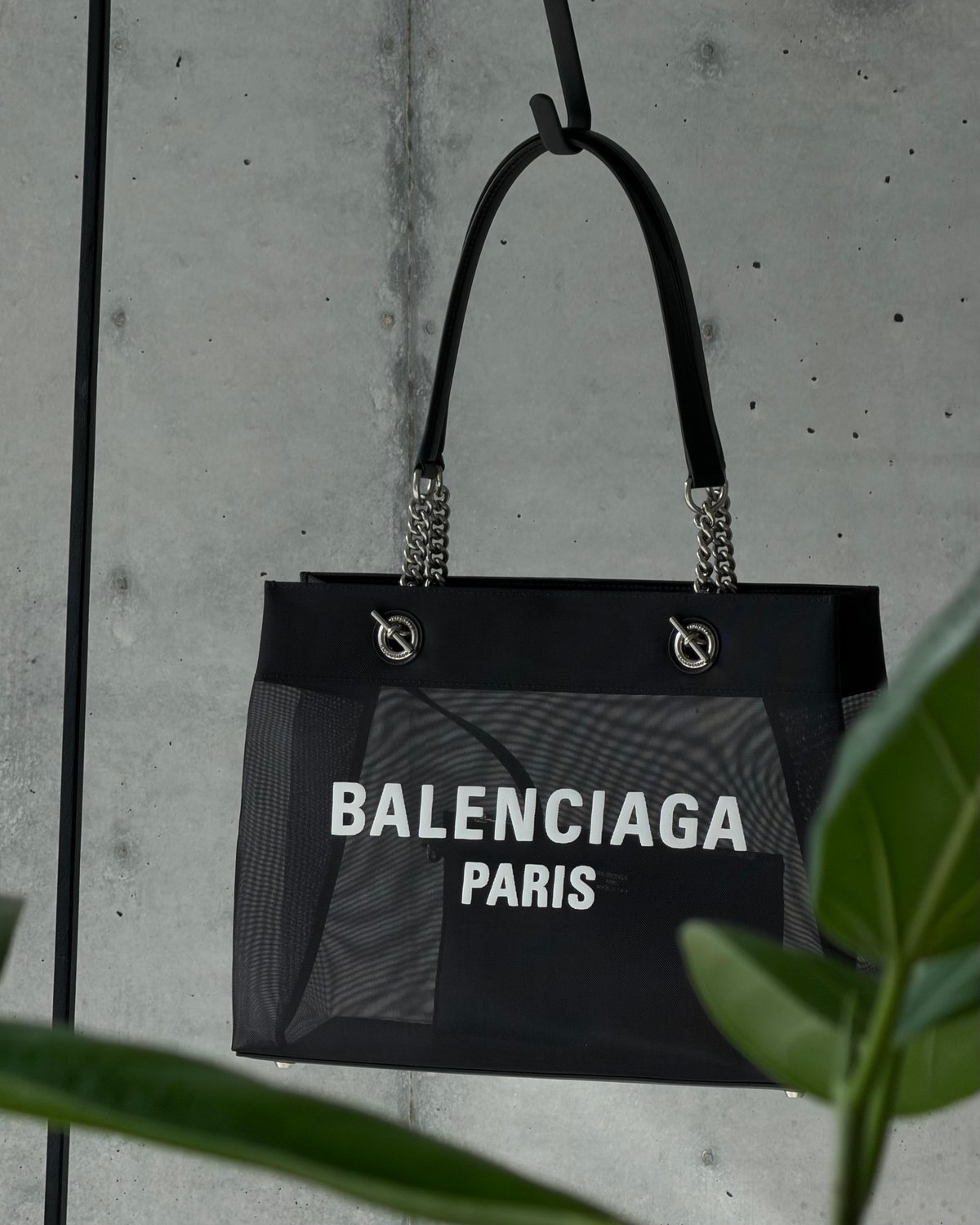 BALENCIAGA DUTY FREE MEDIUM MESH TOTE BAG / BLA