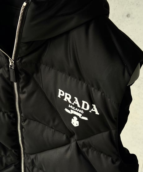 PRADA フーディダウンベスト