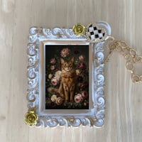 猫（ソマリ）バッグチャーム 花の油絵風アート ホワイト額縁