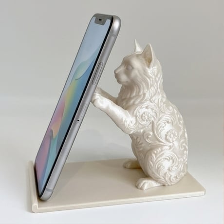猫（ノルウェージャンフォレストキャット）のスマホスタンド 卓上 シルクホワイト