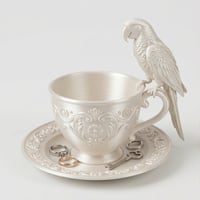 インコ（ベニコンゴウインコ）のアクセサリートレイ 小物入れ シルクホワイト