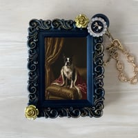 犬（ボストンテリア）バッグチャーム ルネサンス風 ブラック額縁デザイン