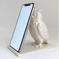 ベンガルワシミミズクのスマホスタンド 卓上 シルクホワイト