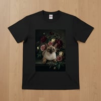 猫（シャム猫）半袖Tシャツ 花の油絵風アート ブラック 男女兼用