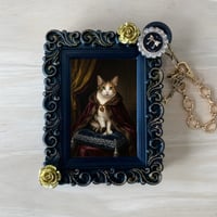 猫バッグチャーム ルネサンス風 ブラック額縁デザイン