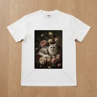 猫（チンチラペルシャ）半袖Tシャツ 花の油絵風アート ホワイト 男女兼用