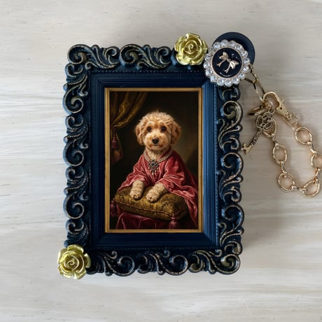 犬（トイプードル）バッグチャーム ルネサンス風 ブラック額縁デザイン
